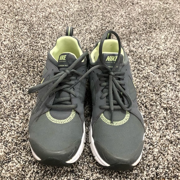 Nike Training In Season TR2 Sneakers (7.5) - Picture 2 of 7